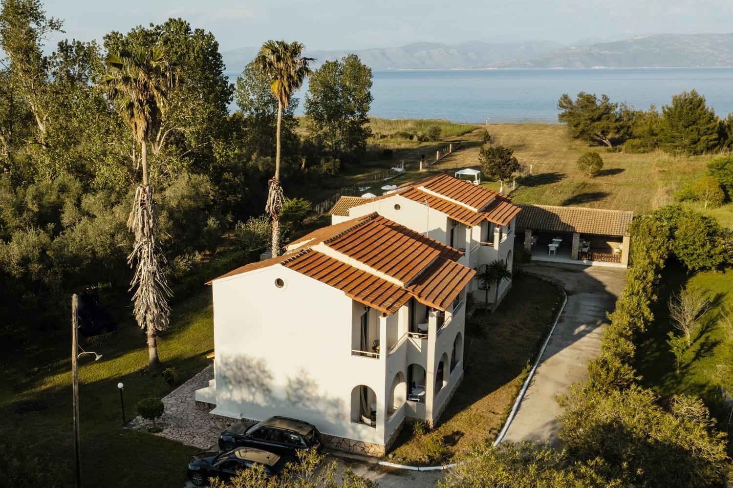 Parakladi Seaside Retreat Leilighet Lefkímmi Eksteriør bilde